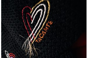 Tacante bonnet INFI-KNIT noir broderie coeur bordeaux or argent