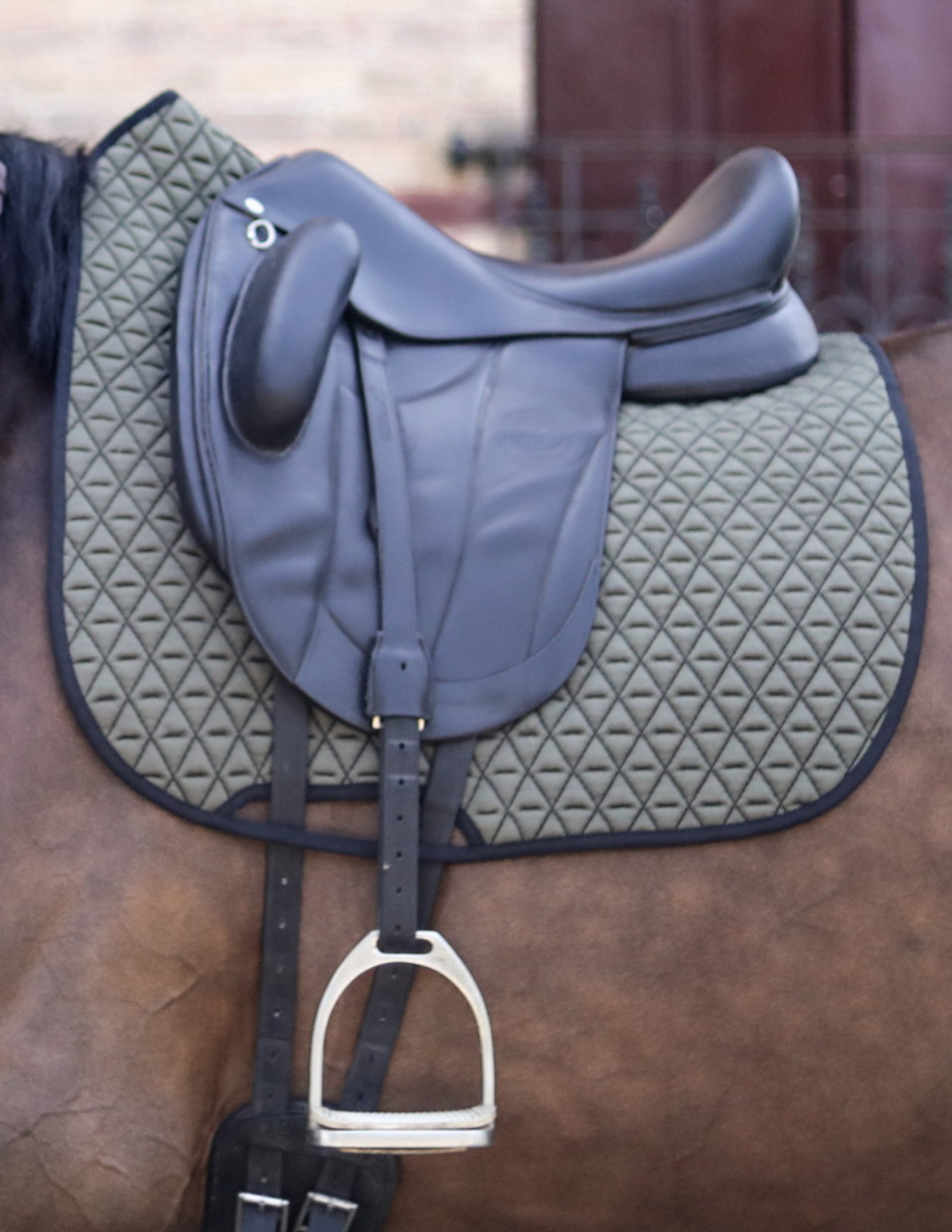 Tapis de selle INFI-KNIT dressage kaki et noir