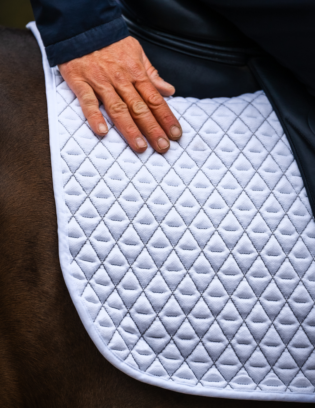Tapis de selle INFI-KNIT dressage blanc et gris