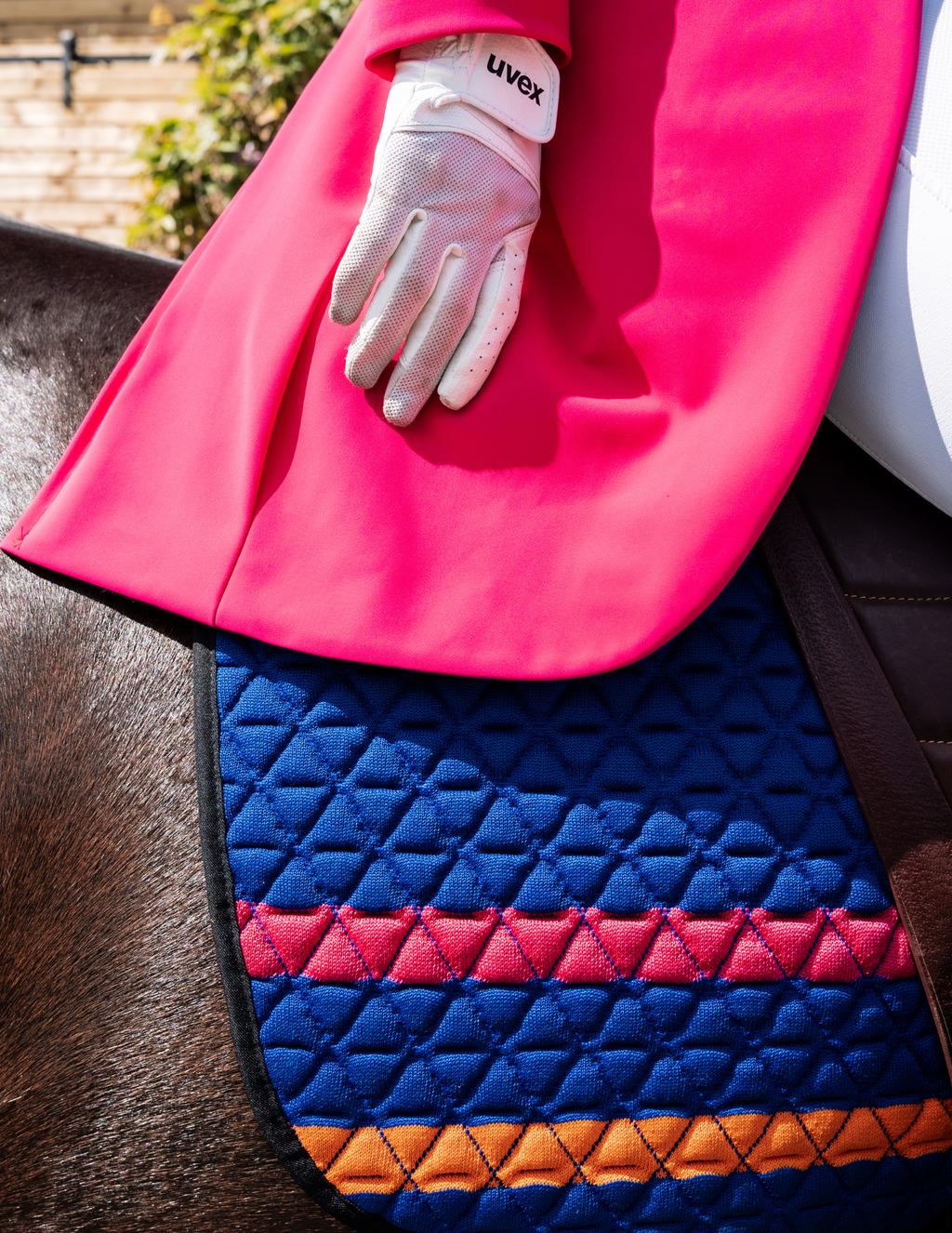 Tapis de selle INFI-KNIT dressage Fluo Bleu roi