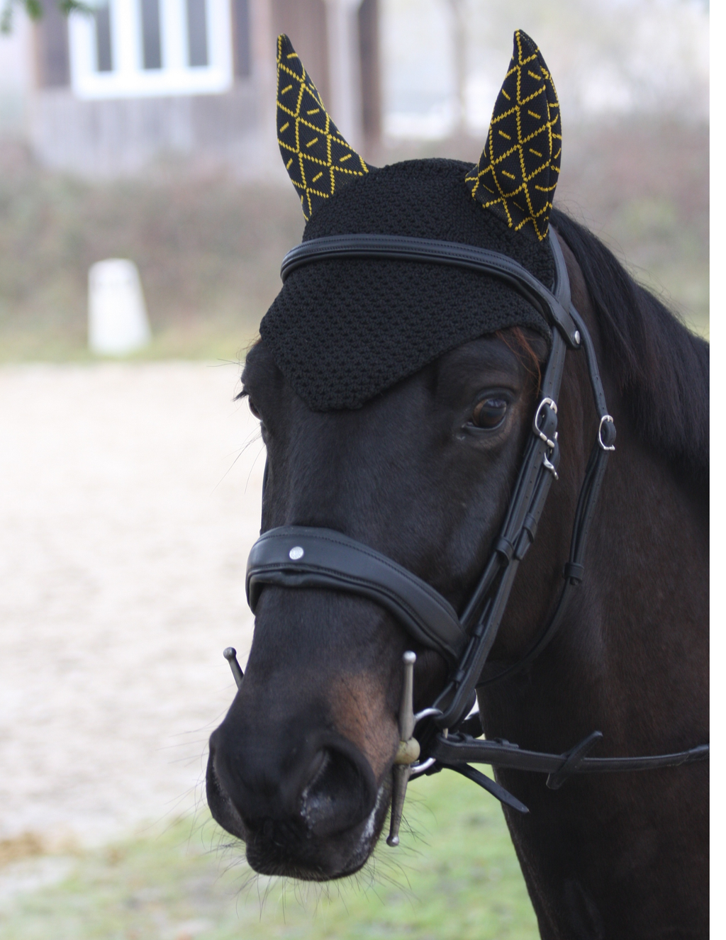 INFI-KNIT ear net black "all-over" yellow